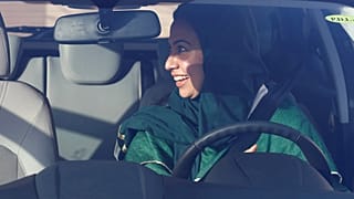 Çeçenistan'da kadınlara özel taksiler hizmete girdi