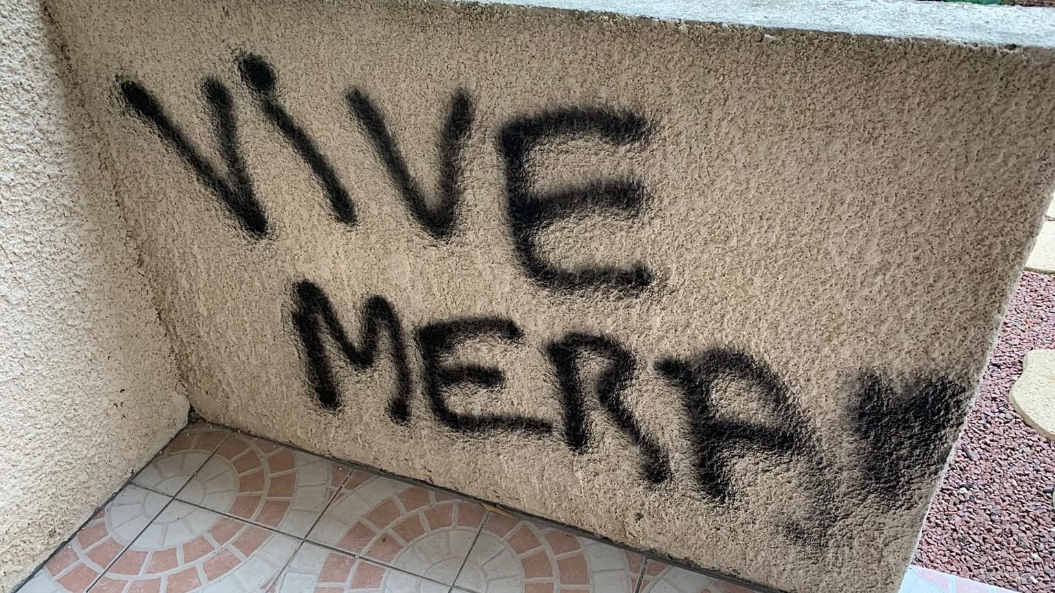 Tag sur la maison de Latifa Ibn Ziaten, mère d'un militaire tué par Merah.