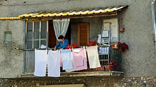 Αποζημίωση στην πρώην σύζυγό για τις δουλειές του σπιτιού