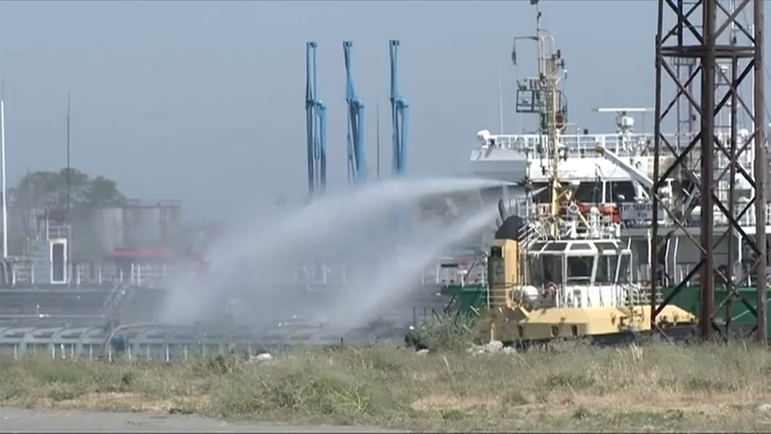 Взрыв на танкере в России