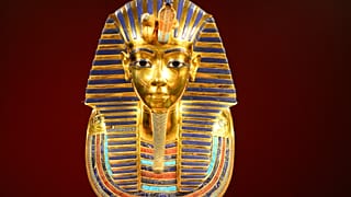 مصر تحاول إنقاذ ملكها الفرعوني التاريخي من البيع في معرض بلندن