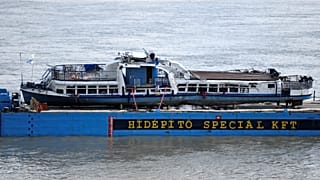 Quatro corpos retirados dos destroços do navio