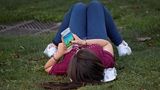 Araştırma: İspanya'da cep telefonlarının da etkisiyle pornografiye erişim yaşı 8'e düştü