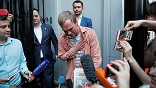 El periodista ruso Golunov sale en libertad