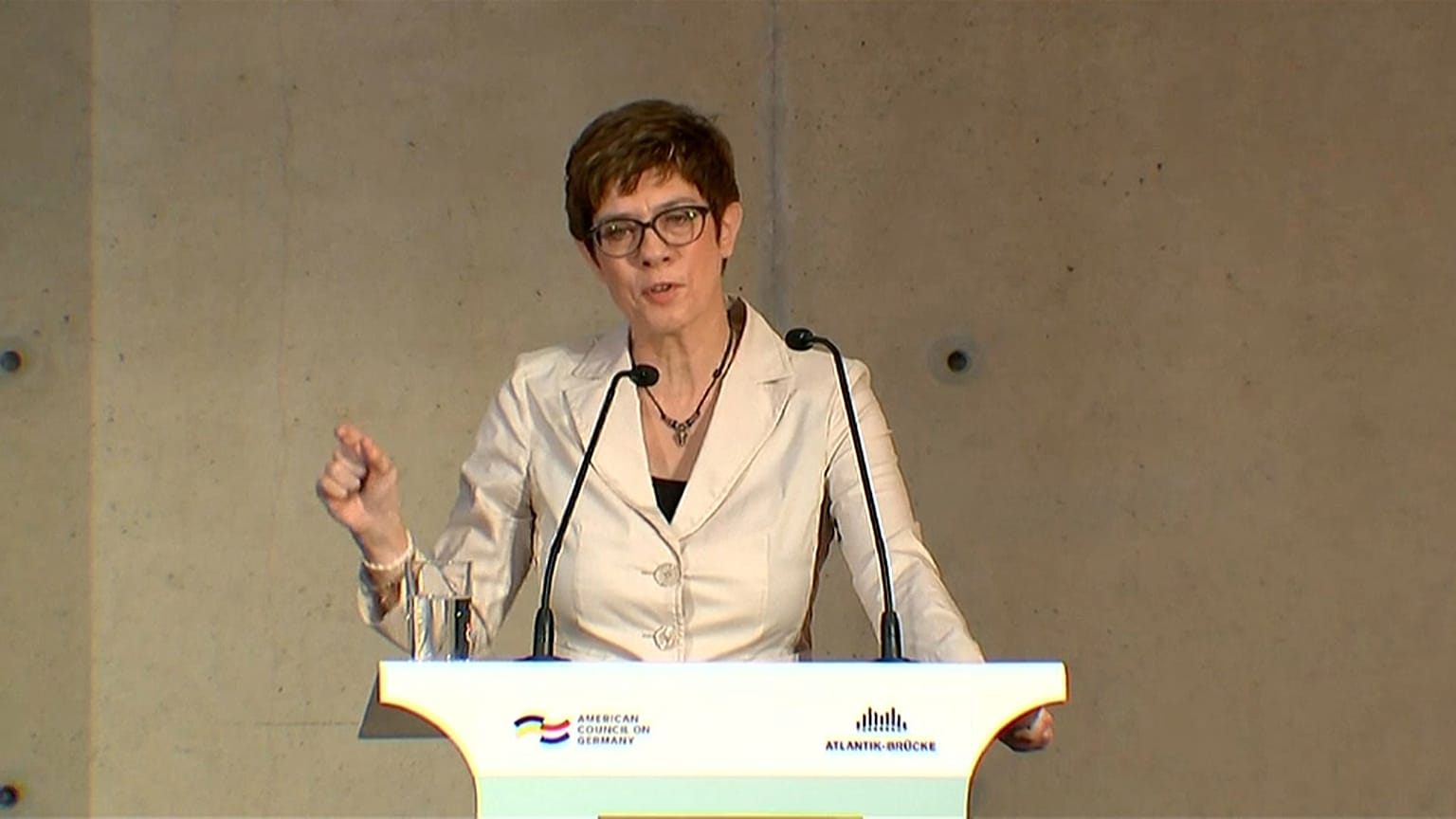 Klima-Vorbild USA: Setzt Kramp-Karrenbauer auf Trump? 