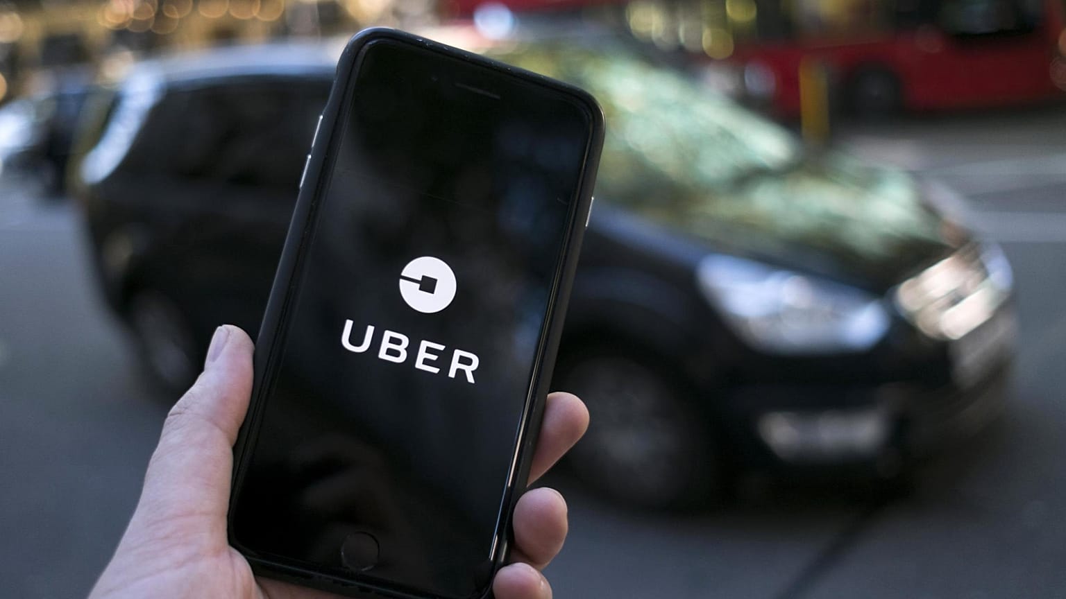 أوبر ستطلق خدمة التاكسي الطائر عام 2023