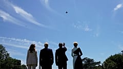 Trump és Duda feleségeikkel csodálják az F-35-öst