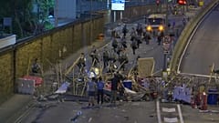 Nach Ausschreitungen: Lage in Hongkong bleibt angespannt