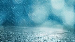 Nach starkem Regen: Wasser reißt deutsche Touristen im Auto mit