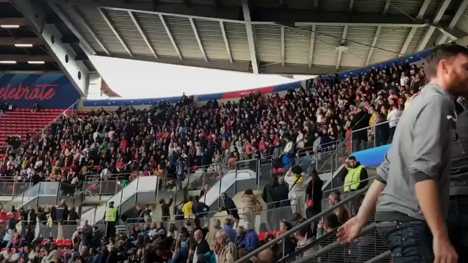 Mondiali femminili 2019: i tifosi intonano inno femminista durante Svezia-Cile