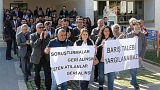 Barış akademisyeni Prof. Füsun Üstel tahliye oldu
