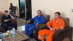 انتشار تصاویری از کارکنان یکی از نفت‌کش‌های آتش گرفته در ایران