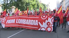 In Italia, i metalmeccanici in sciopero 