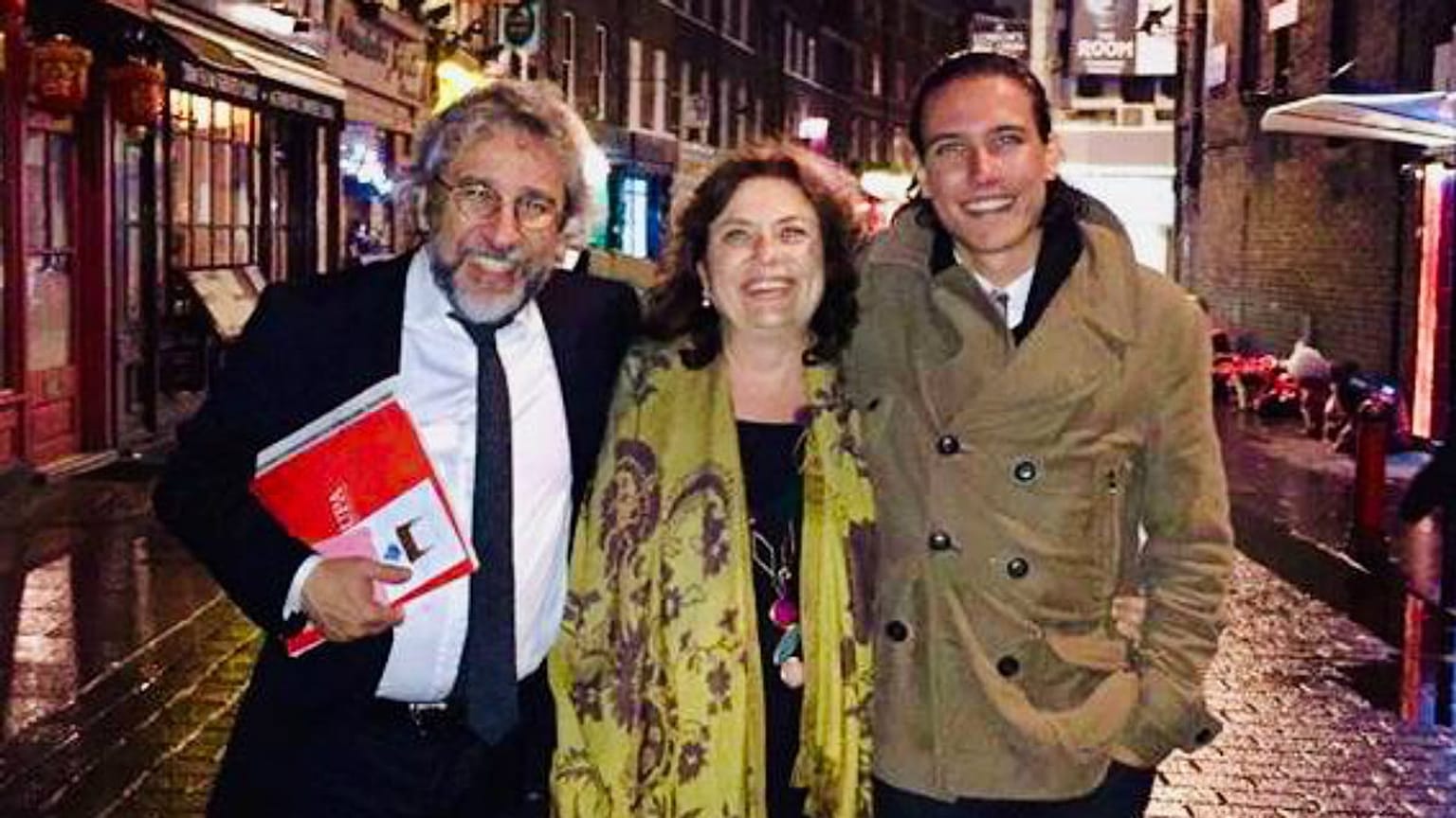 Dündar çifti yeniden bir arada: Can Dündar'ın eşi Dilek Türker Dündar Türkiye'den ayrıldı