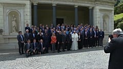 Strafpredigt: Papst fordert "radikale Energiewende" von Ölbranche