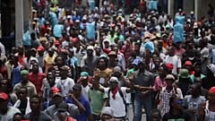 Haitianos pedem demissão do presidente nas ruas