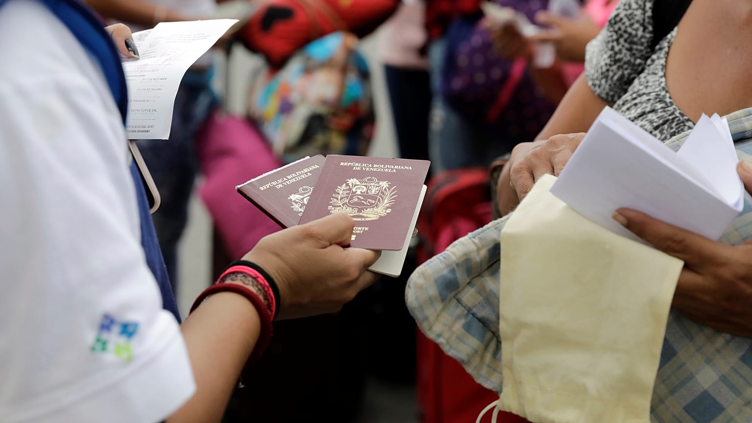 Venezuelans rush to border as Peru tightens immigration rules