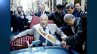 وفاة مخرج السينما والأوبرا الإيطالي فرانكو زيفريللي عن عمر ناهز 96 عاما