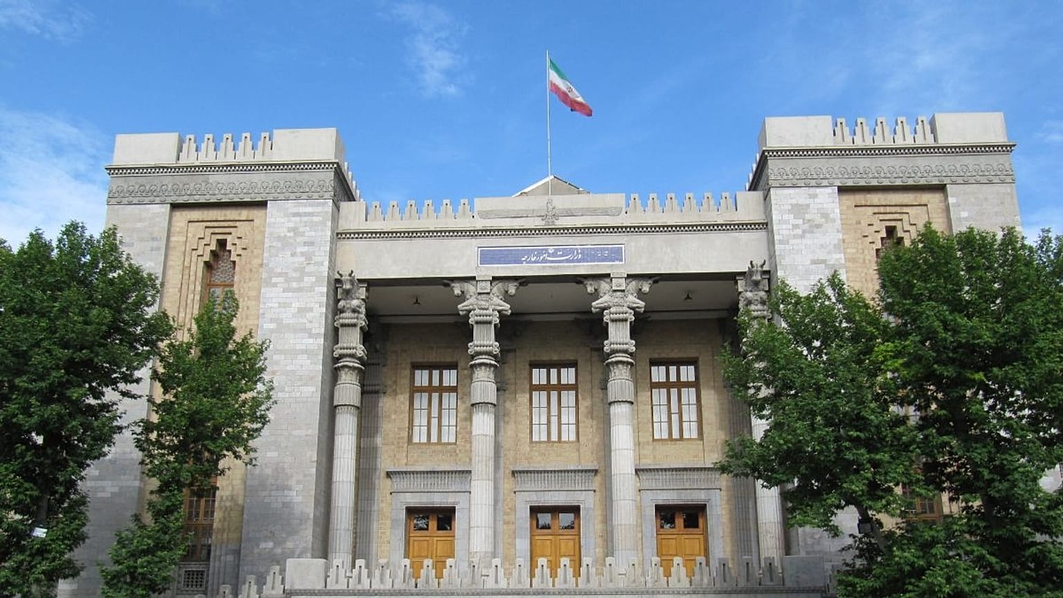 ایران سفیر بریتانیا در تهران را احضار کرد