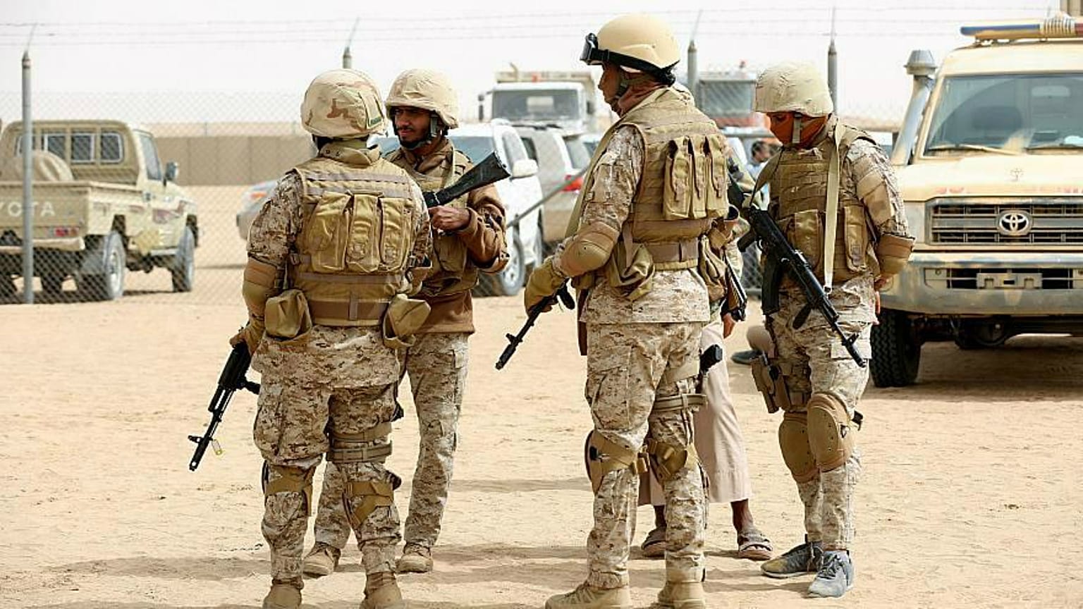 السعودية: اعتراض صاروخ باليستي للحوثيين استهدف مطار أبها
