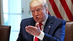 Donald Trump ile Amerikan medyası arasında 'hainlik' tartışması