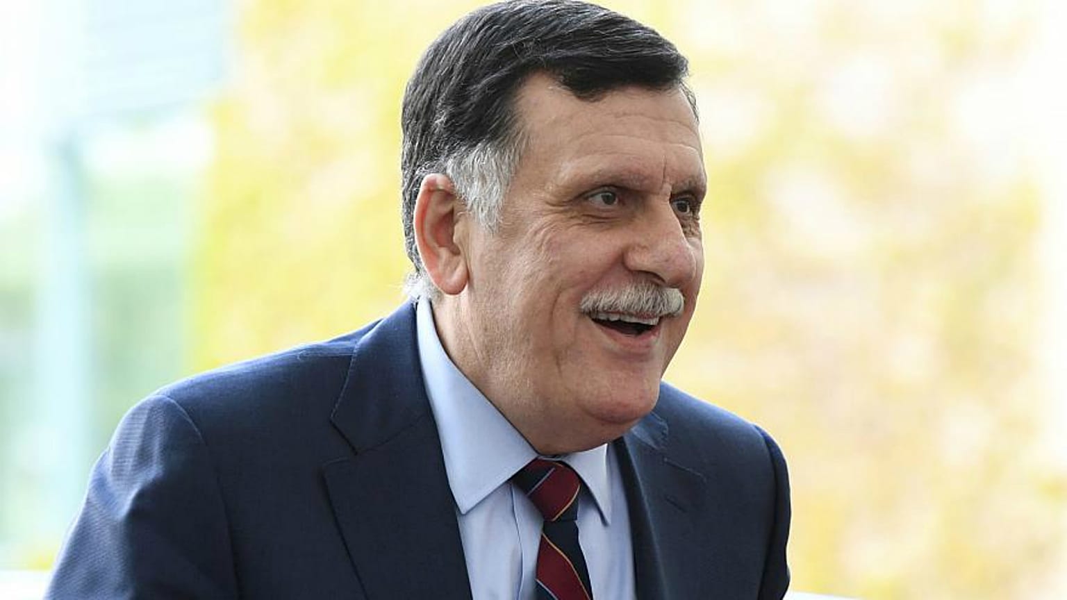 السراج: غير مستعد لإجراء محادثات سلام مع خليفة حفتر