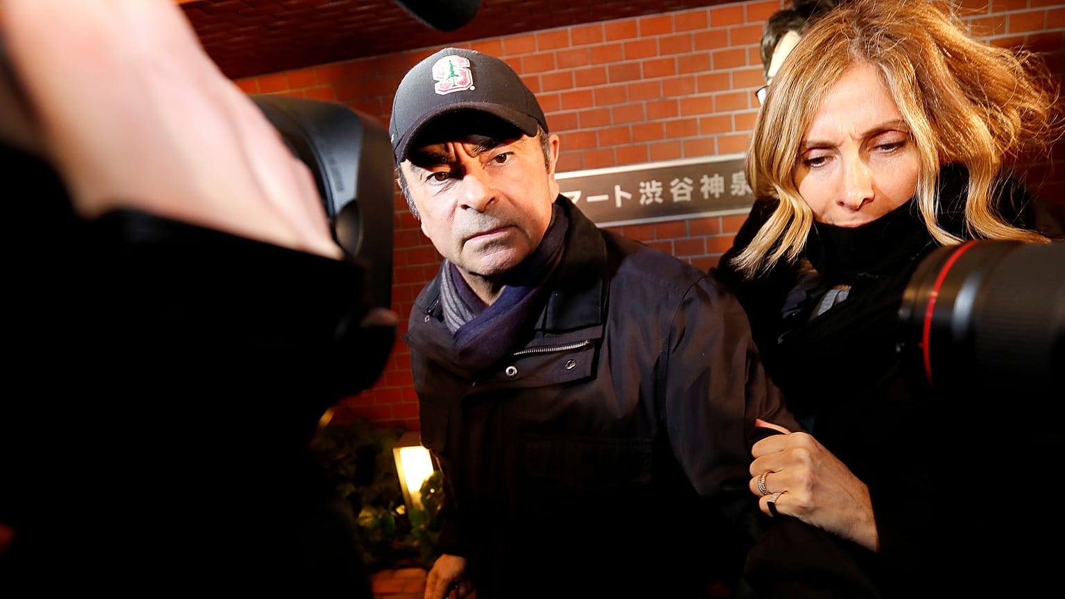 Eski CEO Carlos Ghosn'un düğün masrafları nedeniyle Renault merkezinde arama