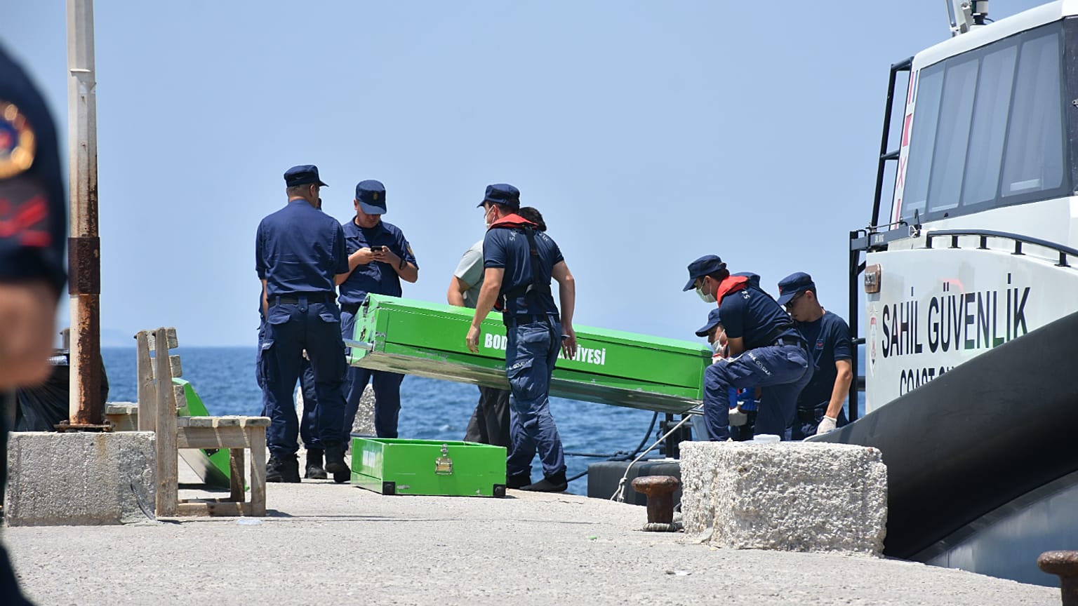 Bodrum açıklarında göçmen teknesi battı: 12 kişinin cesedine ulaşıldı
