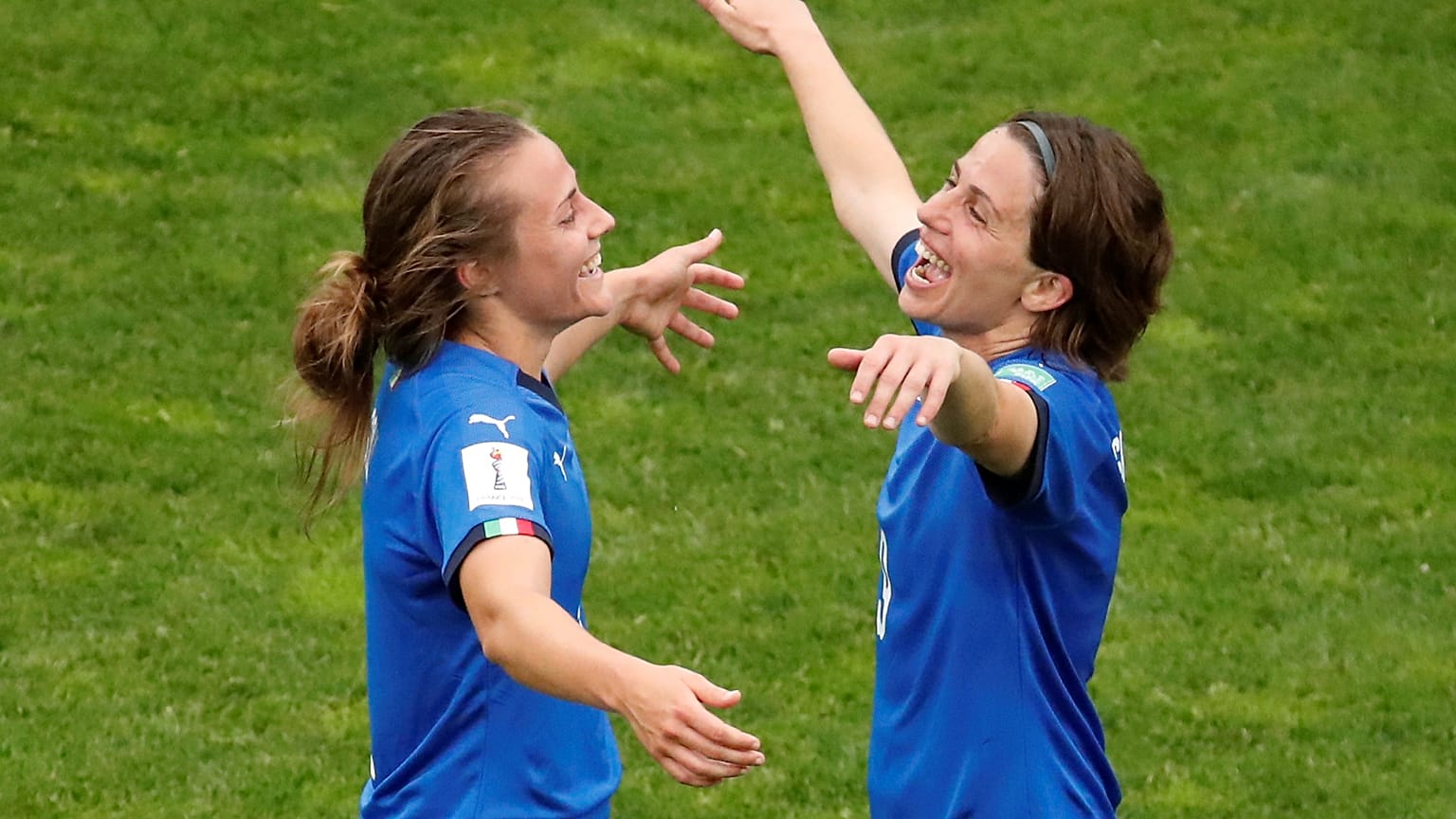 Italy ease into the knockout stages after thrashing Jamaica 5-0