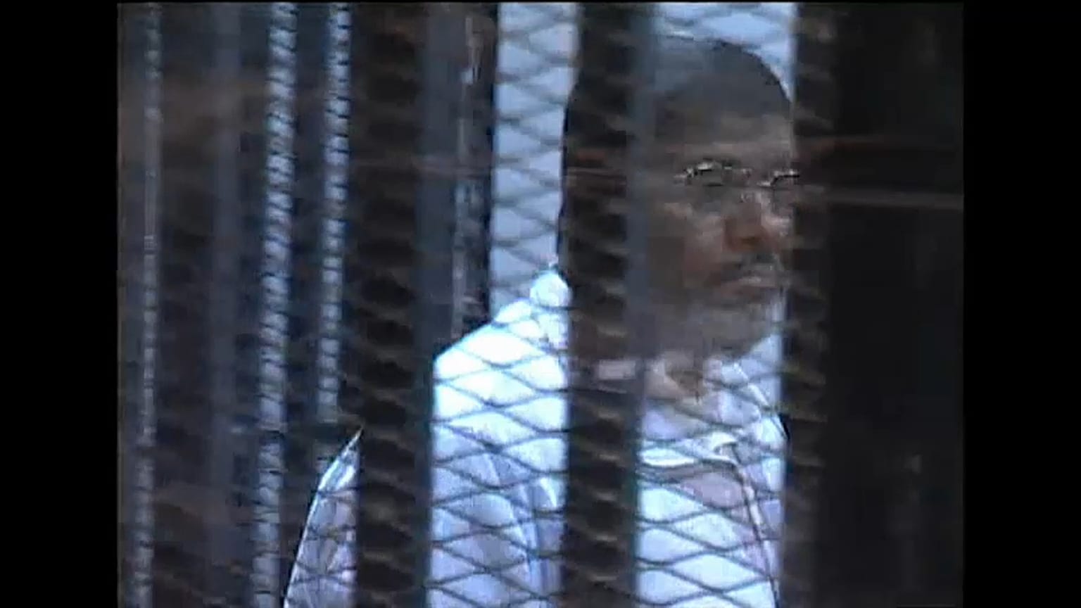 Mohammed Morsi morre em tribunal