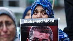 Mahkeme salonunda hayatını kaybeden Muhammed Mursi'nin ölümüne dünyadan tepkiler