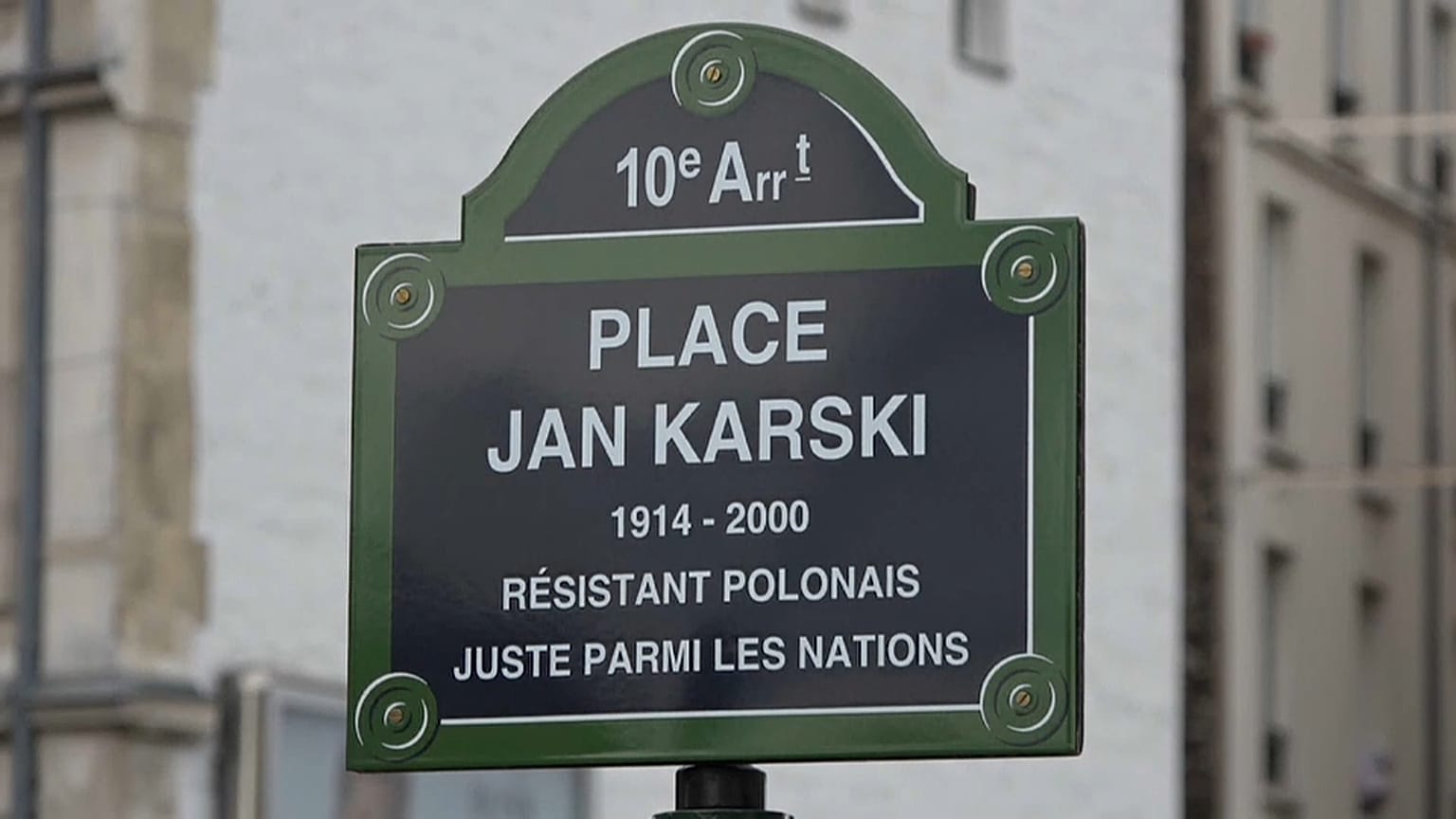 Paris homenageia membro da resistência polaca
