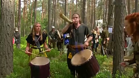 Çekya'da yüzlerce Hobbit hayranı 2 gün boyunca 'hazine savaşı'nda çarpıştı