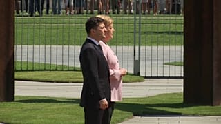 Merkel le quita importancia a su temblor