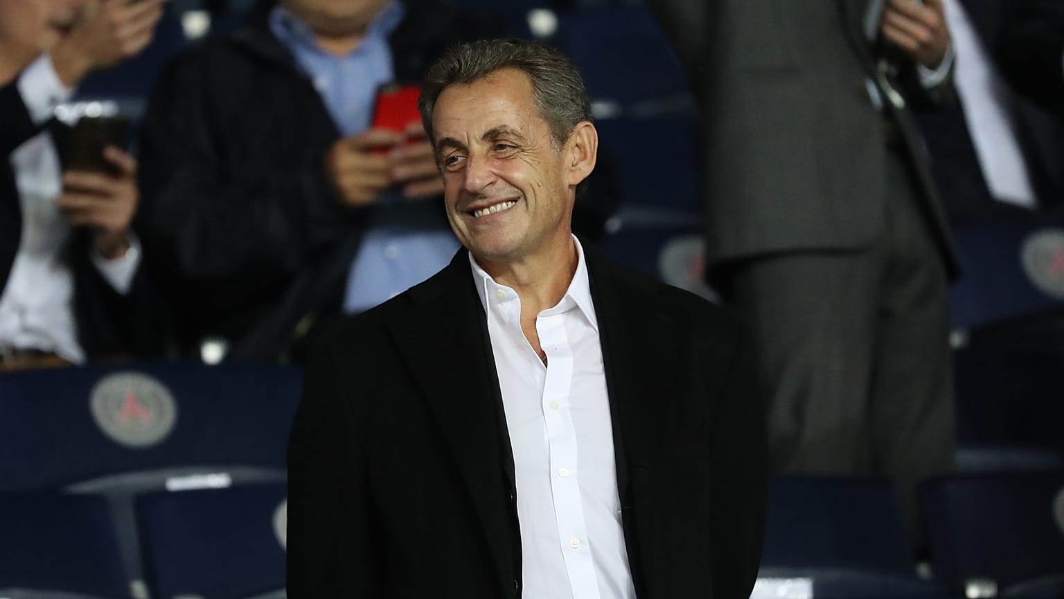Fransa'nın eski Cumhurbaşkanı Nicolas Sarkozy, yolsuzluk suçlamasıyla yargılanacak