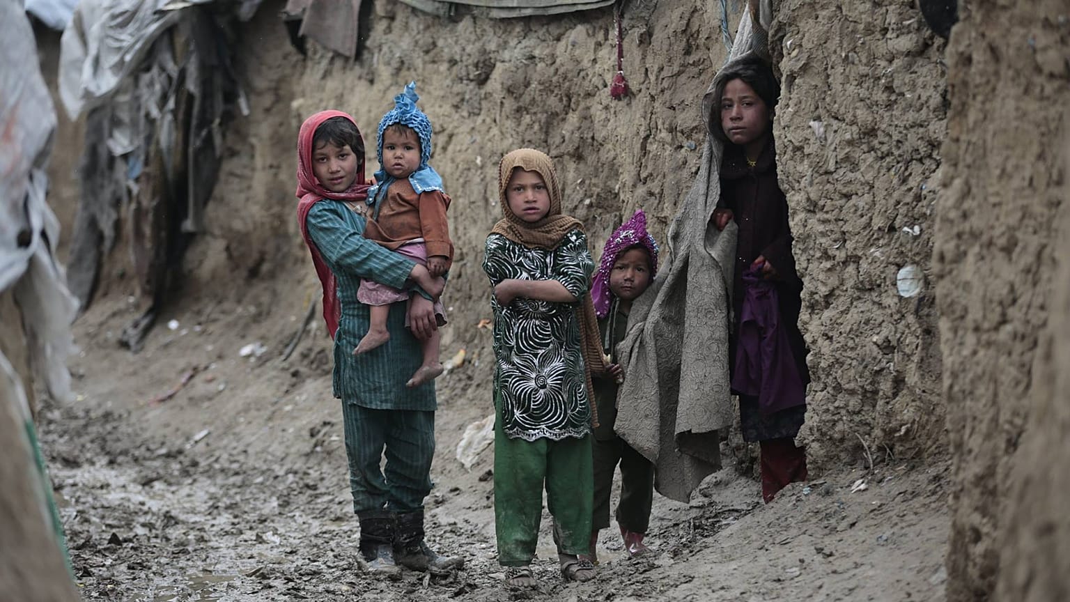 Afganistan'ın başkenti Kabil'in dışında bir göçmen kampı
