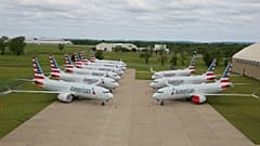 Boeing 737 MAX da american Airlines estacionados em Tulsa, EUA