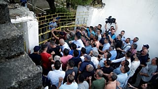 Durva összecsapások az albán ellenzékiek és a rendőrség között 