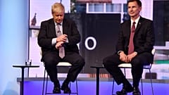 Johnson (55) und Hunt (52) erreichen Stichwahl um May-Nachfolge