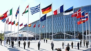 NATO, uzayı savaş alanı olarak tanımaya hazırlanıyor