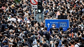 Hong Kong'da zanlıların Çin'e iadesini kolaylaştıran düzenlemeye karşı çıkanların protestosu sürüyor