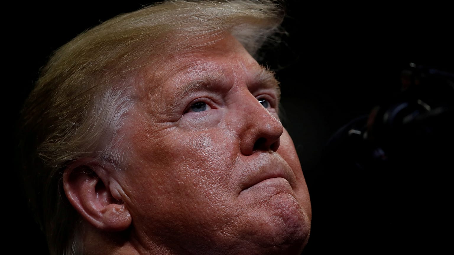 İran ile savaşın eşiğinden dönen Trump, masaya oturmak için ön koşul öne sürmedi
