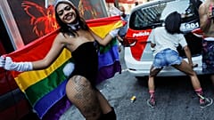 Multidão na "Gay Pride" de São Paulo