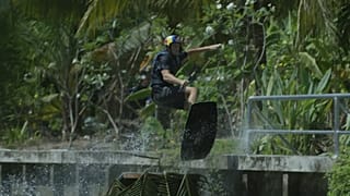Wakeboarder takes on Bangkok’s narrow waterways at speed