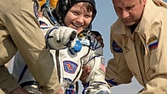 McClain et Saint-Jacques reviennent conquis de leur première dans l'espace
