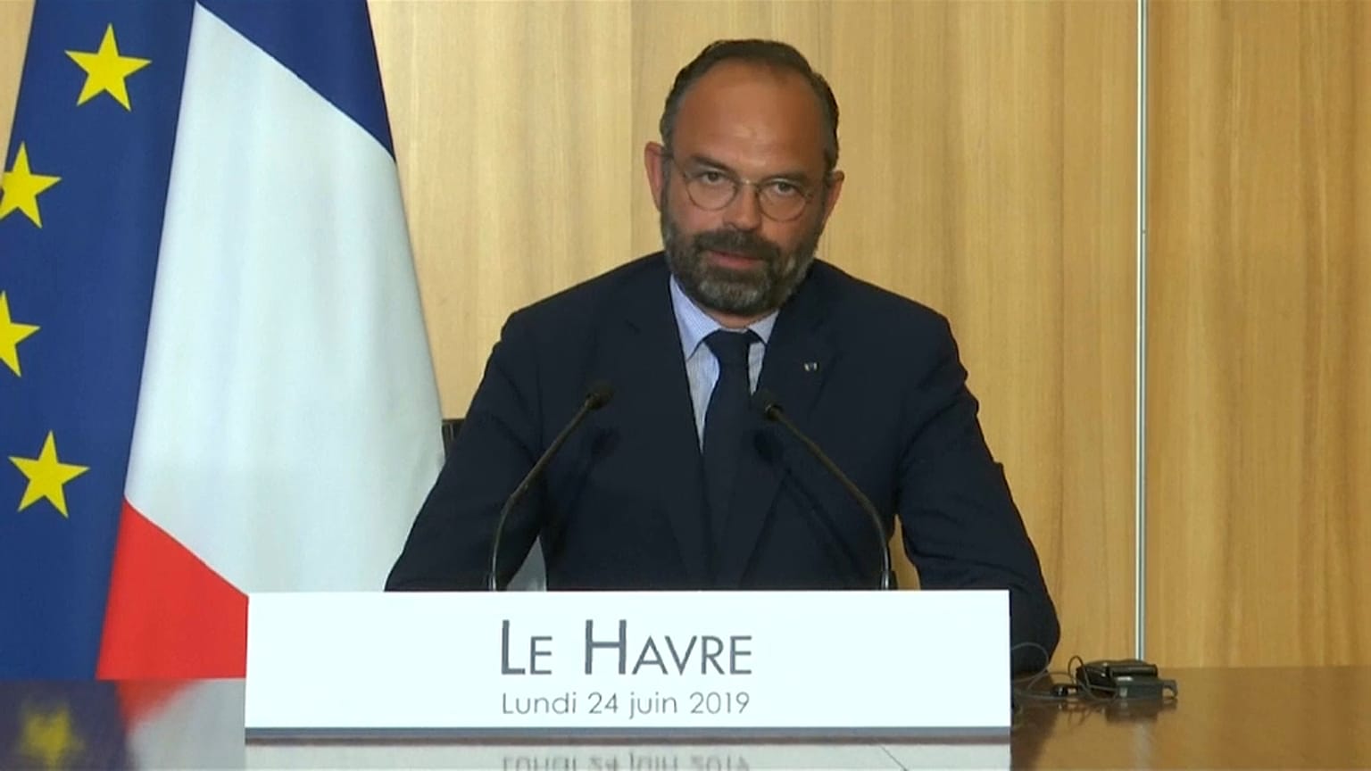 La France veut un nouvel espace de dialogue avec la Russie
