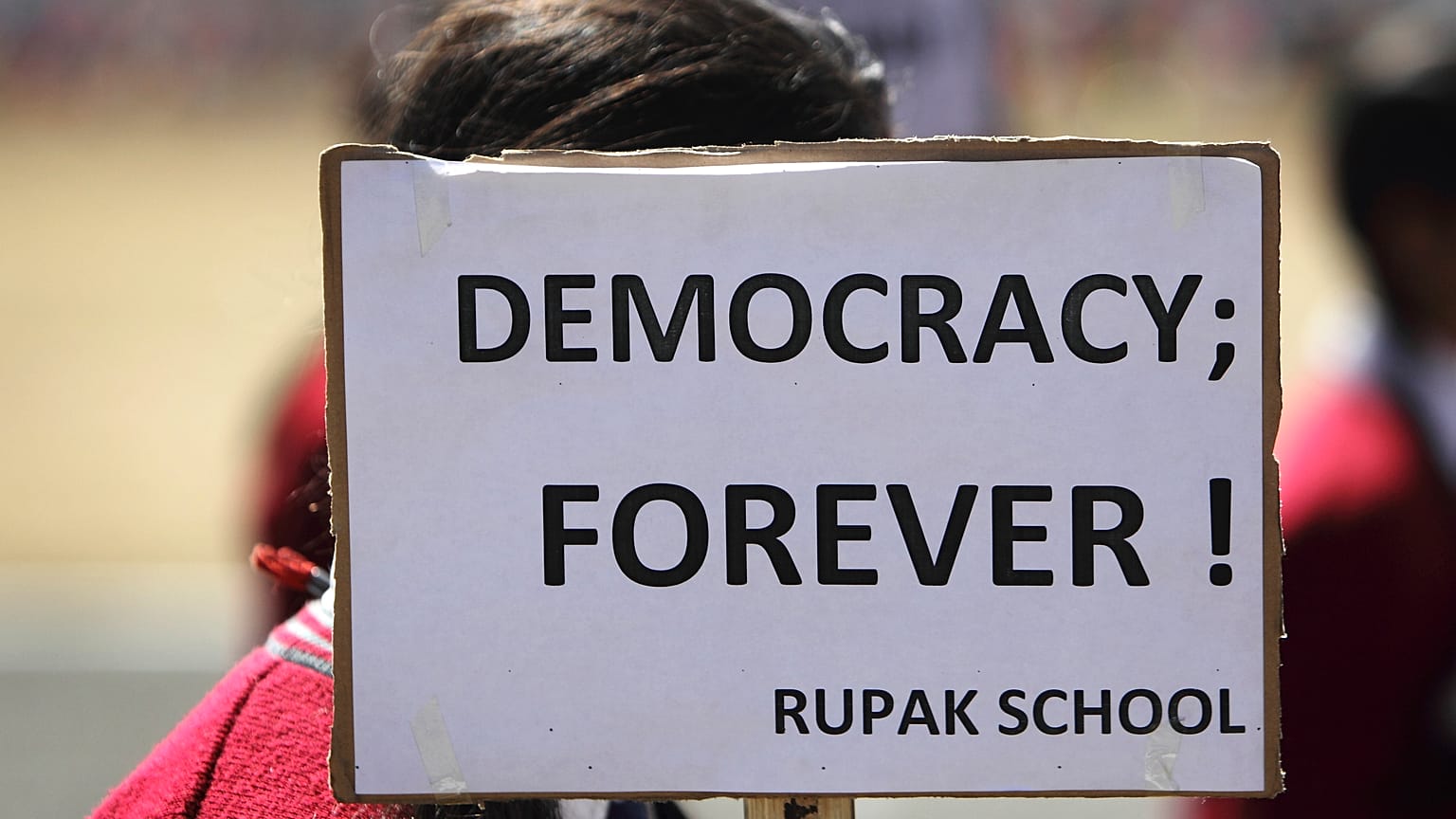 Dünya nüfusunun yarısı kendi ülkesinin demokratik olmadığını düşünüyor