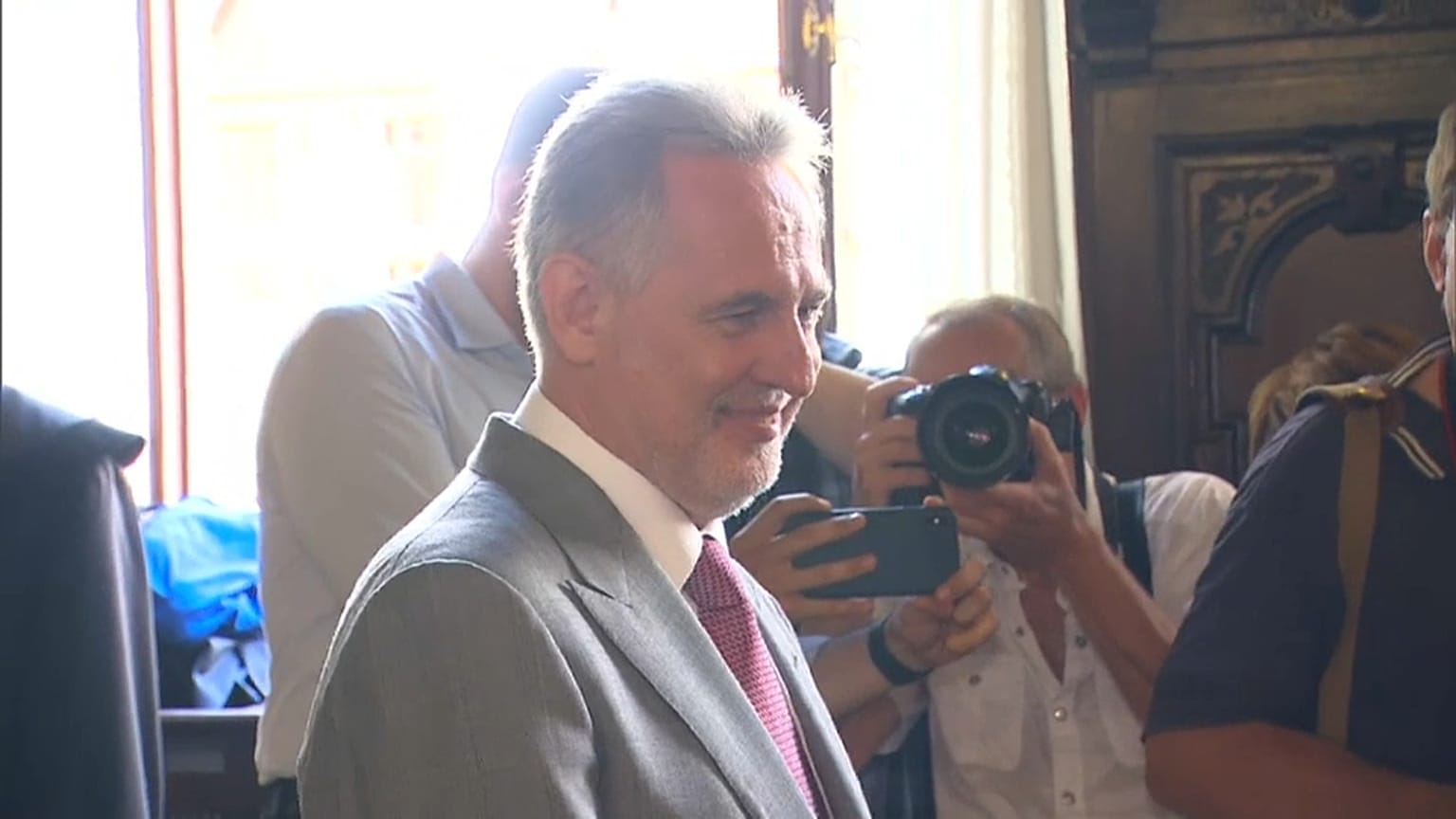 Kiadhatják Firtast