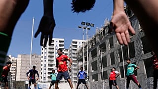 كرة القدم المصرية.. مراوحة بين حلم الاحتراف و كابوس العنصرية