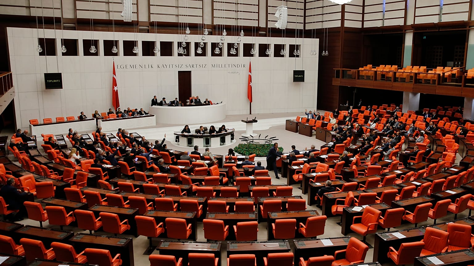 Yeni askerlik sistemine ilişkin düzenlemelerin yer aldığı Askeralma Kanunu